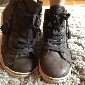 Ugg Blaney Leather High Top Sneakers